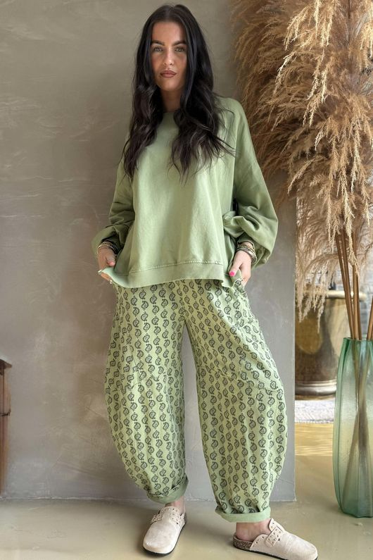 Indira Classic Barrel Pant Matcha & Moss